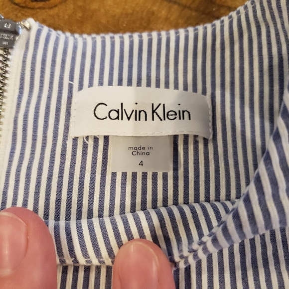 Calvin Klein Seersucker Bow Dress Size 4 - Picture 4 of 11